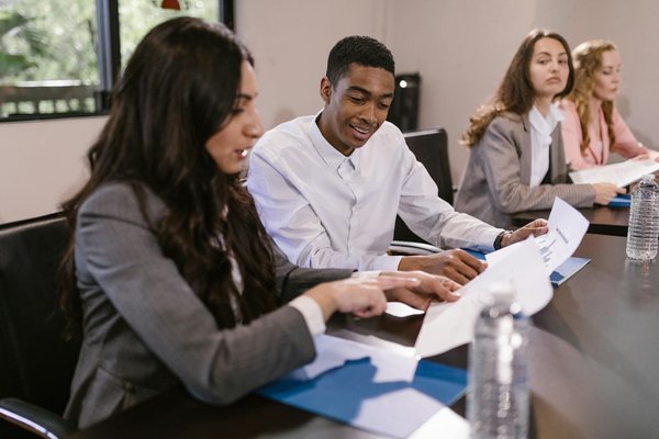 How Can UK Women Revolutionize Their Fashion Choices This Season?